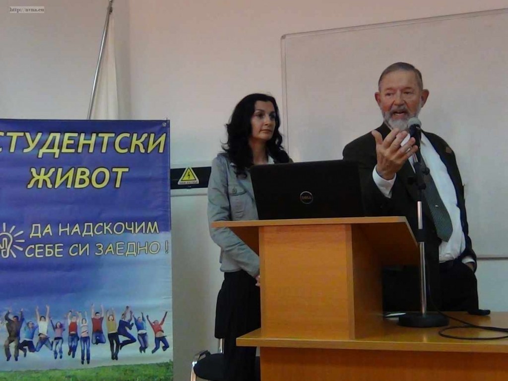 Лекция на професор Кархарт в зала 11 на ВВМУ"Н.Й.Вапцаров" Варна