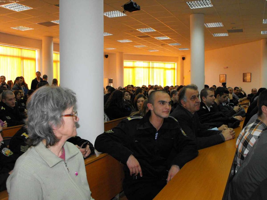Лекция на професор Кархарт в зала 11 на ВВМУ"Н.Й.Вапцаров" Варна