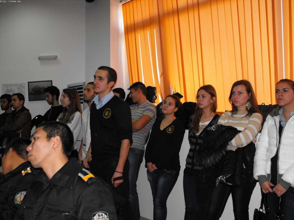 Лекция на професор Кархарт в зала 11 на ВВМУ"Н.Й.Вапцаров" Варна
