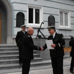 Награждаване на кап. 1 р. доц. д-р Иванов - декан на Факултет "Инженерен" от Министъра на отбраната