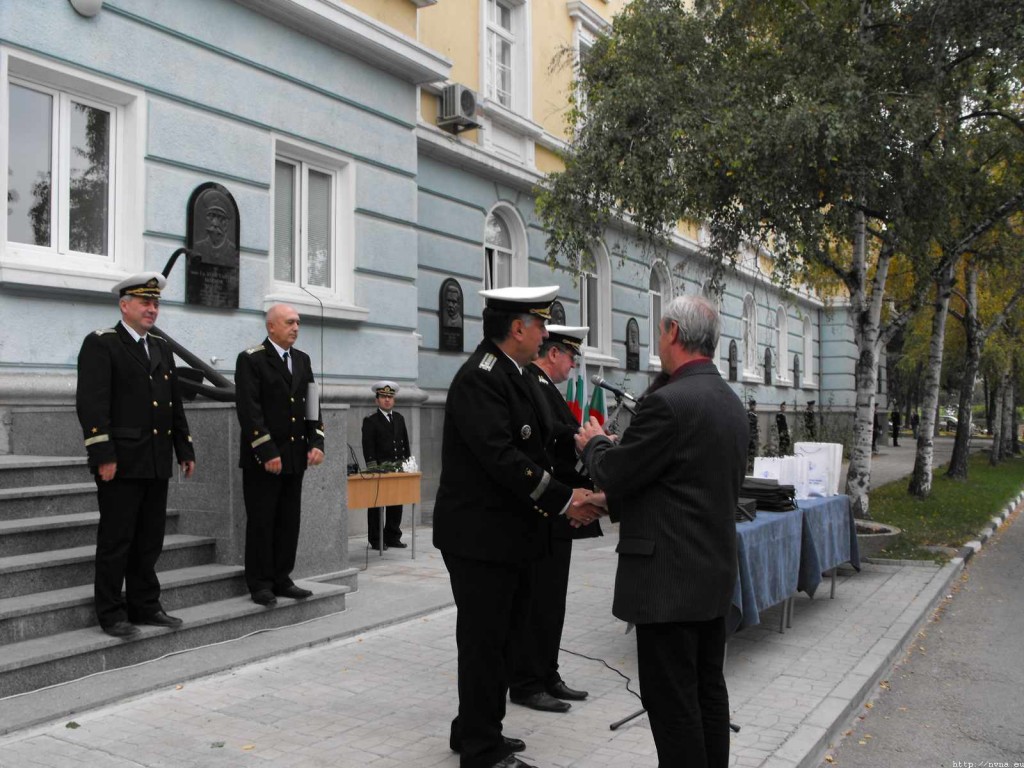 Награждаване на преподаватели от ВВМУ